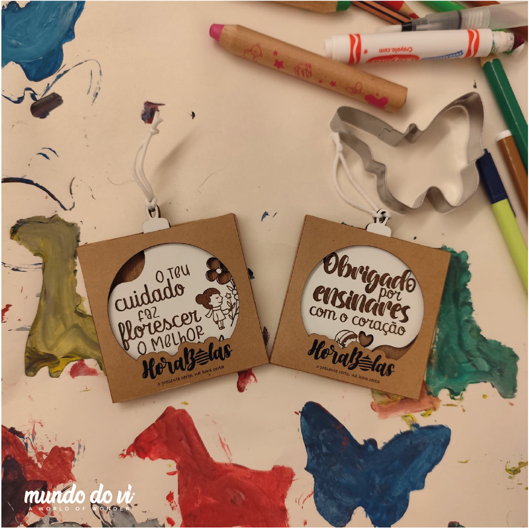 Bola de Natal para Educadora — versões menino e menina