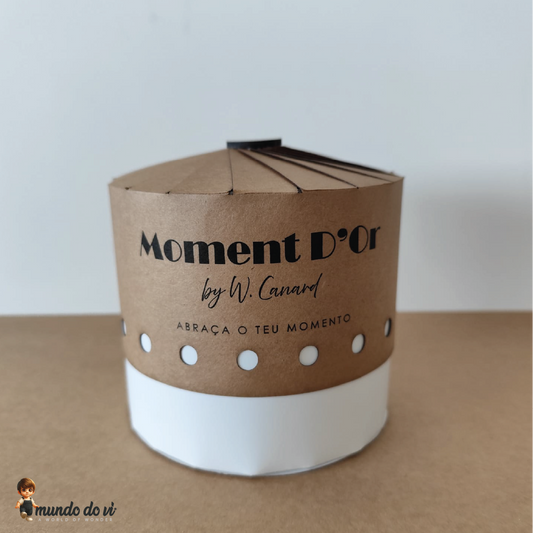 Moment D’Or – by W. Canard