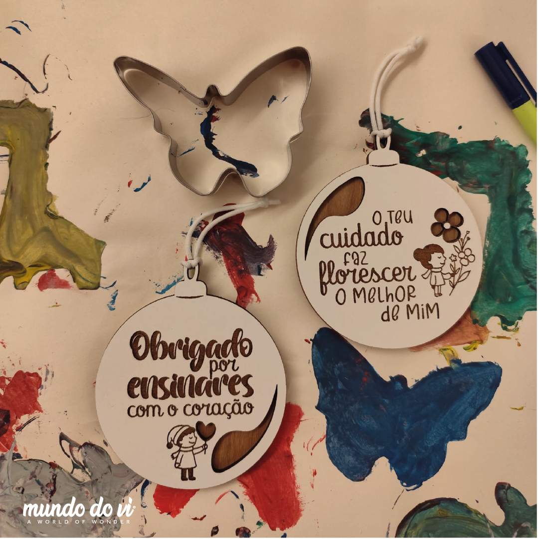 Bola de Natal para Educadora — versões menino e menina